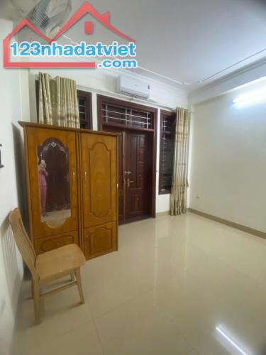 Cho thuê nhà lk trong ngõ 804 Quang Trung , Hà Đông dt 60m2 x 4 tầng , giá 13tr CTL - 2