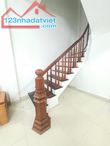 Nhà 4 tầng cạnh KĐT Đô Nghĩa, nhà dân xây đẹp, cách 1 nhà ra đường ô tô tránh, nhỉnh 4 tỷ - 1