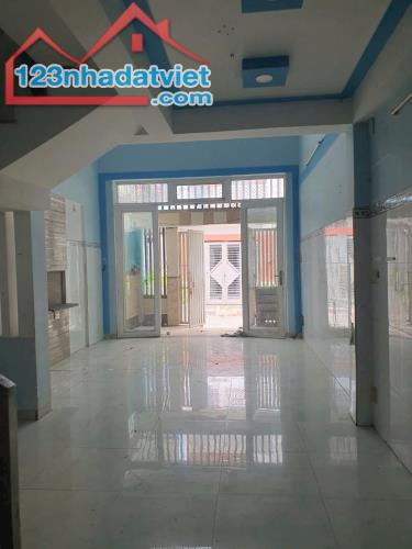 Bán nhà hẻm 47 Trường Lưu, P. Long Trường giá 3,48 tỷ/77m2 - 1