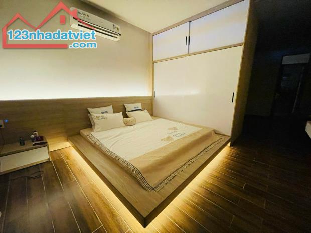 Nhà đẹp 4tầng mặt tiền Quang Trung  dt 84m2 bán: 25tỷ  liên hệ : 0905724084 bích