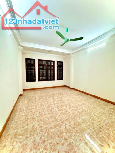 Bán nhà Phân lô ngõ Ô tô tránh Phố Kim Đồng 65m2 - Vỉa hè, Gần phố - 5