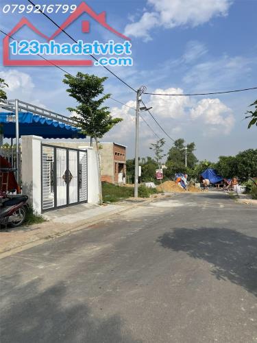 Nhà Bình Minh bán gấp 1 tỷ 6 1 sẹc QL1A hỗ trợ vay 3 bên. LH 0799 216 799 em Trinh - 4