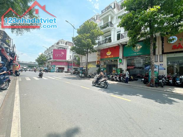 Bán nhà NGỘP MTKD 100m2(5x20) Cityland Trần Thị Nghĩ 5 lầu tặng DT 75 triệu chỉ 16.XX tỷ.