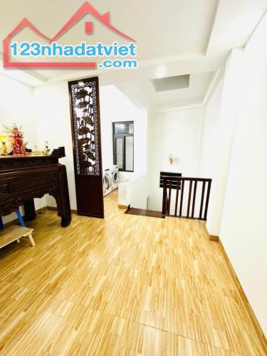 Bán nhà gần Nguyễn Thị Minh Khai Quận 3 -  40m4 – 5 tầng – chỉ 8 tỷ. - 2