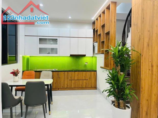Bán nhà mới đẹp Giải Phóng, Hoàng Mai 42m2x4 tầng full nội thất, sđcc 6.9 tỷ - 1