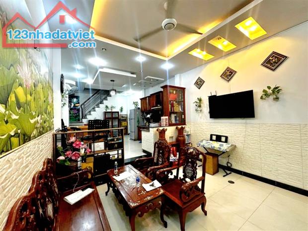 Bán Nhà Chính Chủ Lê Đức Thọ Gần 50m2, 3 PN Chi Hơn 4Ty - 2