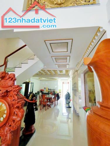 Quận 12, nhà mặt tiền, gần chợ, 5 tầng giá 10 tỷ + x tỷ - 1