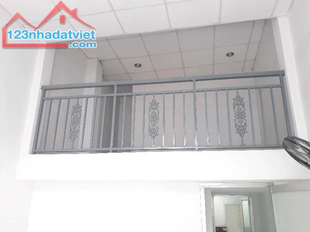 Mặt tiền kinh doanh lô nhì đường 3 Tháng 2 sử dụng 140m2 chỉ 9 tỷ - 1