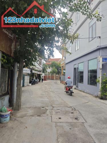Siêu Phẩm Dòng Tiền- Nhà 3 Tầng Thanh Sơn Quận Hải Châu- Ngang Khủng- Chỉ : 4 Tỷ hơn