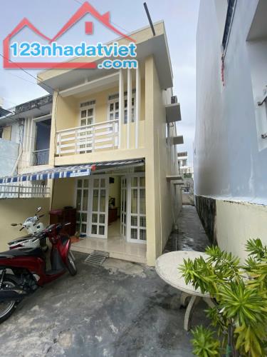 Nhà hẻm Hoàng Diệu, Vĩnh Nguyên, Nha Trang, 134m2, giá 60 triệu/m2. Chủ cần bán nhanh,