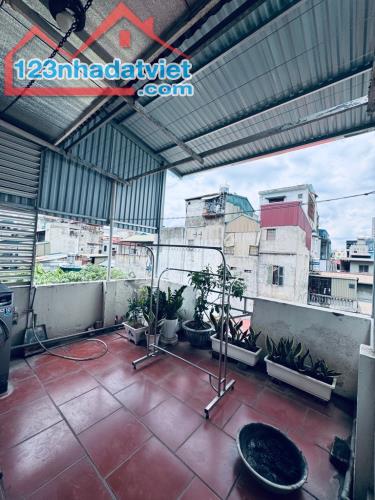 Cần bán nhà ngõ 250 Tân Mai, 48m2 - 3