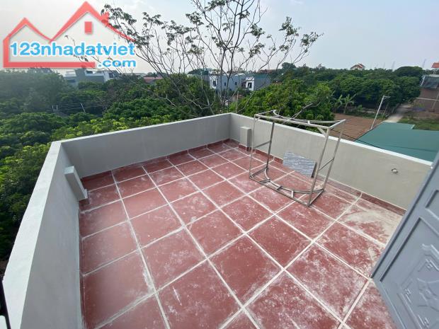 BX Yên Nghĩa vào 3km đến TT xã Phụng Châu .Có Nhà 4T x 36m2 - Đối Diện Uỷ Ban Xã - 3.2 tỷ - 4