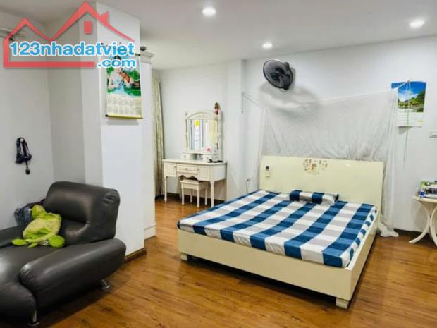 Cần bán gấp nhà 7 tầng thang máy 59m2 giá 13.3 tỷ tại Hoàng Văn Thái Thanh Xuân. Bãi ô tô