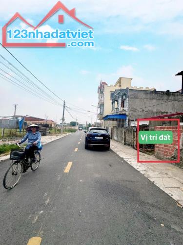 ❌Siêu đẹp- 1 lô mặt tiền View sân bóng thoáng, đường thông trải nhựa tại Thôn 4A, Tân Dươn