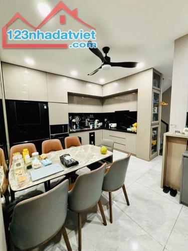 Bán nhà mặt tiền Vip Nguyễn Trãi, Q5, 4m x 9.2m, 5 tầng chỉ 24 tỷ - 3