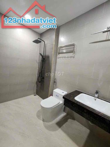 Bán Nhà mới 3PN, phòng thờ, 3WC, 1T2L tum, KDC Đ. Lã Xuân Oai, Quận 9