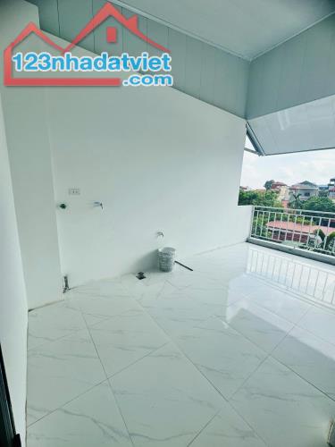 Thanh Trì bán nhà 3 tầng  42m2 dân xây Ô tô đỗ cửa HƠN 3 tỷ . - 2