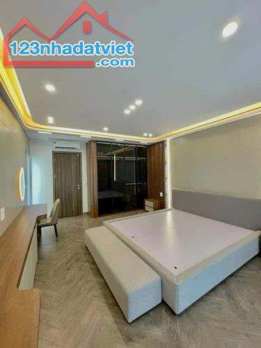 Bán Nhà Ngõ 266 Nguyễn Văn Cừ, Bồ Đề, 52m2x6T Gara Ô Tô 7 Chỗ, Thang Máy, Full nội thất - 3