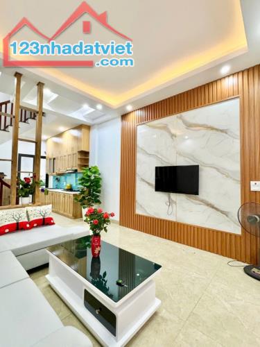 Bán Nhà Khương Trung - Thanh xuân , DT 45m2 x 5 tầng  , Giá hơn 8 tỷ , cách oto 15m - 1