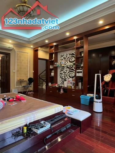 ⚜️ Rẻ & Đẹp Nhất – Biệt Thự Bắc Linh Đàm Siêu Đẹp 232m2 4T MT 13m, Chỉ 45 Tỷ ⚜️ - 3