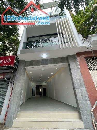 Nhà 5 tầng mặt tiền Nguyễn Trãi đối diện Đại Học Sài Gòn chỉ 24 tỷ