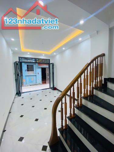 +bán nhà phố lụa vạn phúc hà đông 34m giá hơn 6 tỷ + Vị trí cực đẹp: Trước nhà thoáng rộng