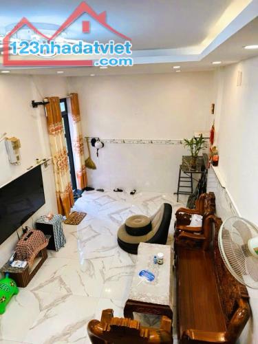 2 TẦNG Ở LIỀN - DT 44M2 (4 x 11) - ÔTÔ SÁT NHÀ - HOÀNG HOA THÁM - BÌNH THẠNH. - 4