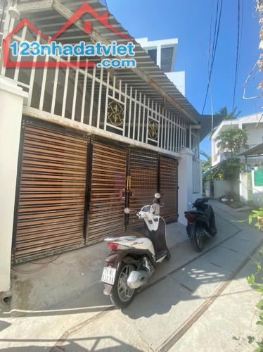 Bán nhà 2 tầng hẻm 58 Lương Định Của phường Ngọc Hiệp . tp Nha Trang . 105m2 Chỉ 3 Tỷ