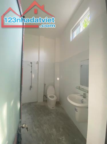 Bán nhà 2 tầng hẻm 58 Lương Định Của phường Ngọc Hiệp . tp Nha Trang . 105m2 Chỉ 3 Tỷ - 3