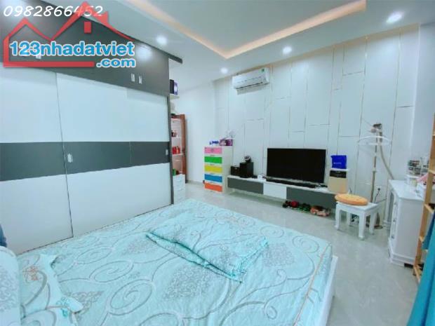 SIÊU HIẾM - SIÊU RẺ - BẠCH ĐẰNG TÂN BÌNH- KHU SÂN BAY - 60M2 4 TẦNG - HXH BÊN CÔNG VIÊN - - 2