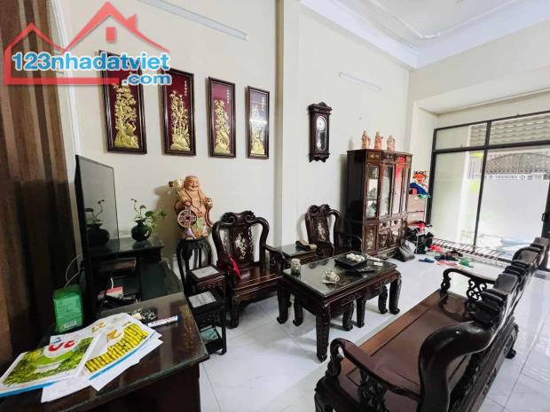 Bán nhà Phường Mai Dịch 168m2 – MT 10m – Ô tô tránh trước nhà – Kinh doanh tốt – 28,5 tỷ . - 1