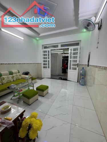 NHÀ QUANG TRUNG P8 GV - GẦN CHỢ HẠNH THÔNG TÂY & SIÊU THỊ EMART2 - DT 48M² - 2 TẦNG LẦU - 1