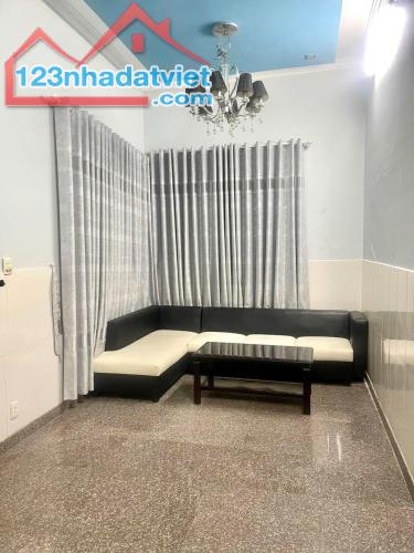 Nhà bán đường Hồ Bá Phấn, Phước Long A, 90m2/85, 5x18, chỉ còn 4.3 tỷ, RẺ HƠN NGÂN HÀNG