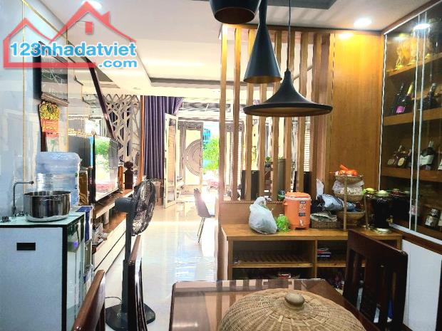 Nhà Đẹp Hẻm Xe Tải, Sổ Vuông Nở hậu, 71M2 3 tầng. Chỉ hơn 8 Tỷ., - 2