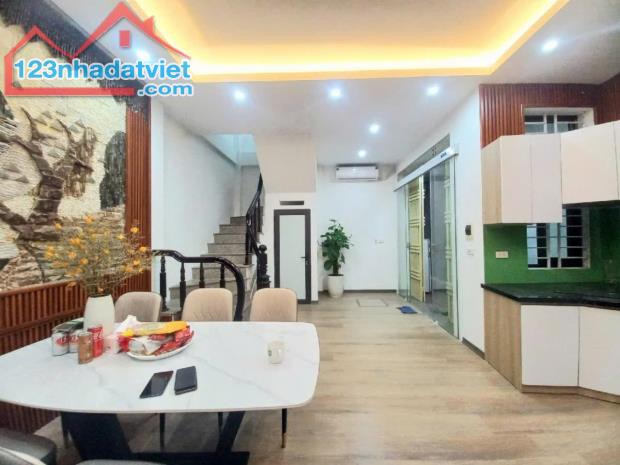 Bán nhà 29 Khương Hạ -Thanh Xuân , DT 40m2 , Giá Nhỉnh 5 tỷ , Oto gần , Full nội thất , 5 - 2