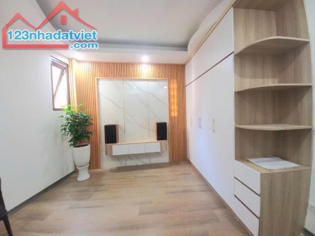 Bán nhà 29 Khương Hạ -Thanh Xuân , DT 40m2 , Giá Nhỉnh 5 tỷ , Oto gần , Full nội thất , 5 - 5