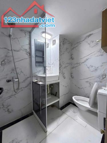 BÁN CĂN CCMN SÁT KĐT VINHOMES HÀM NGHI - DT: 42M, 2 NGỦ, TẦNG 4 , GIÁ 1,9 TỶ. - 5