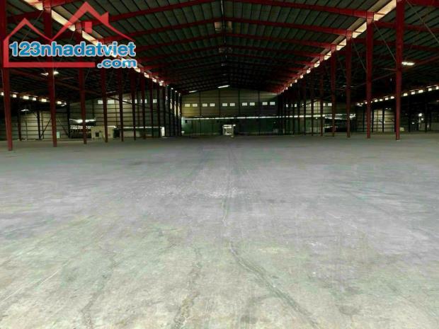 Nhà xưởng DT 68000m2 mặt tiền sông Vàm Cỏ Tây , xã Hướng Thọ Phú tp Tân An, Long An giá 22 - 2