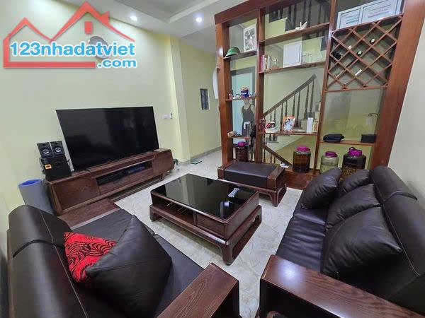 🏠HÓT Nhà 3 tầng-36m² Pháo Đài Láng-Đống Đa,ngõ thông thoáng,tiện nghi đầy đủ:giá chỉ 6xtỷ