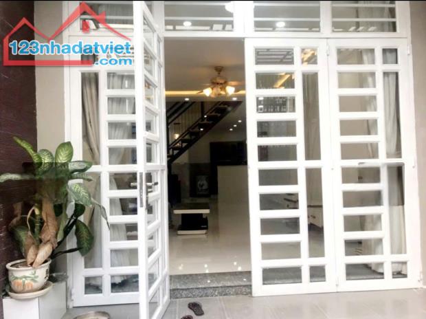 Nhà mới đẹp tặng luôn nội thấy xịn - hẻm Ôtô Huỳnh Tấn Phát - Quận 7 - 52m2- nhỉnh 6.x tỷ - 1