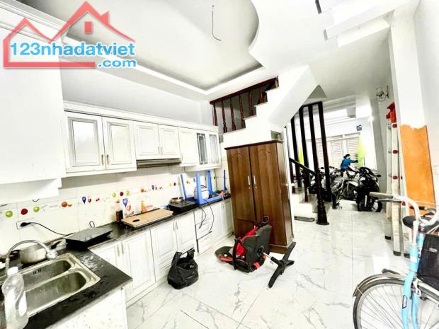 BÁN NHÀ DÒNG TIỀN HAI BÀ TRƯNG 8 PHÒNG KHÉP KÍN, 45M X 5T GIÁ 6.8 TỶ. - 1