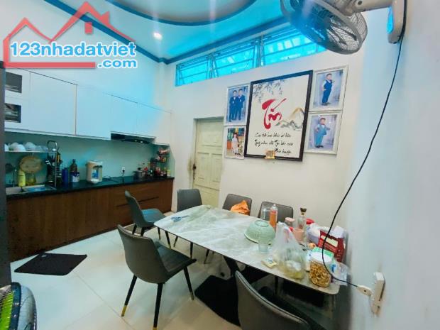 BÁN NHÀ 4 TẦNG, 60M2, 4 PHÒNG NGỦ, HXH TRÁNH, LIÊN PHƯỜNG. PHÚ HỮU TP THỦ ĐỨC. NHỈNH 5 TỶ. - 2