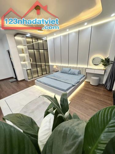 VÂN ĐỒN HAI BÀ TRƯNG KHÔNG LỖI PHONG THỦY 30M RA PHỐ Ô TÔ BA GÁC ĐỖ CỬA 52m2 4 TẦNG 6,5 TỶ - 2