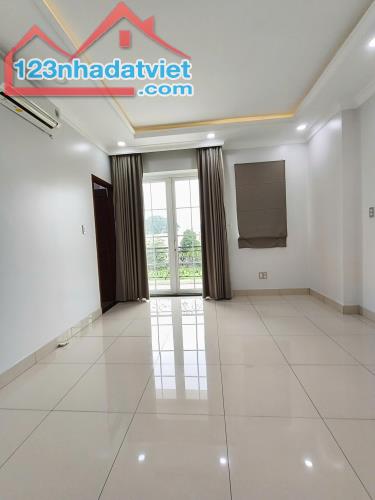 CHỦ KẸT NÊN CẦN BÁN CĂN NHÀ 220M2 1 TRỆT 1 LẦU NGAY SONG HÀNH - GIÁ 9 TỶ 100 TRIÊU THLƯỢNG - 2