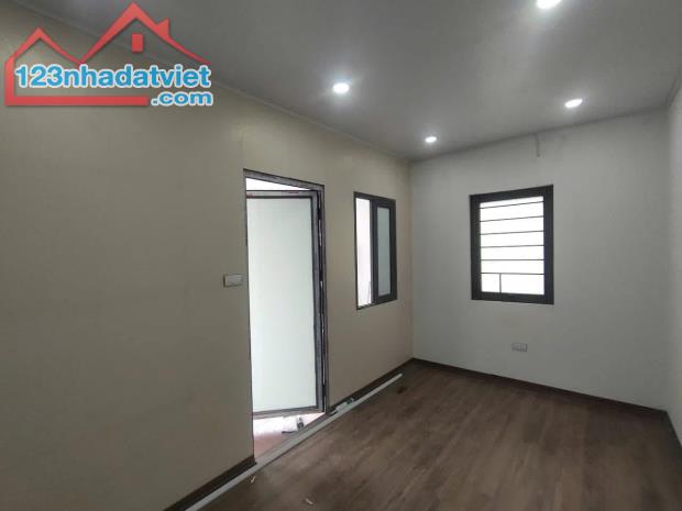 Bán nhà Thanh Nhàn - HBT: 25 m2 - 4 Tầng - Chỉ 4.28 Tỷ - Gần phố - Bagac đỗ cửa - 3