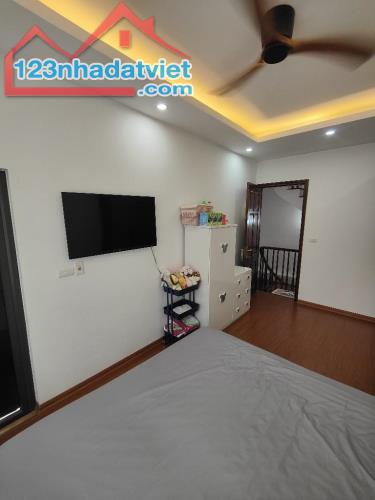 Bán nhà Xuân Phương 41m2,  4 tầng, chỉ 7,86 tỷ, lô góc thiết kế hiện đại, vài bước ra Phố.