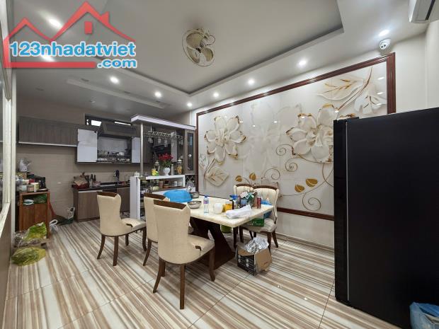 Bán nhà 3 tầng 126m2 thiết kế kiểu villa có gara ô tô tại TĐC Hồ Đá , Sở Dầu, Hồng Bàng - 2