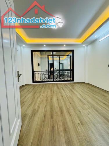 NHÀ ĐẸP ĐÓN TẾT PHỐ Cổ hà đông XÂY MỚI, LÔ GÓC, CÁCH MẶT NGÕ CHỈ 30m. DT 33m2, 5 Tầng, - 2