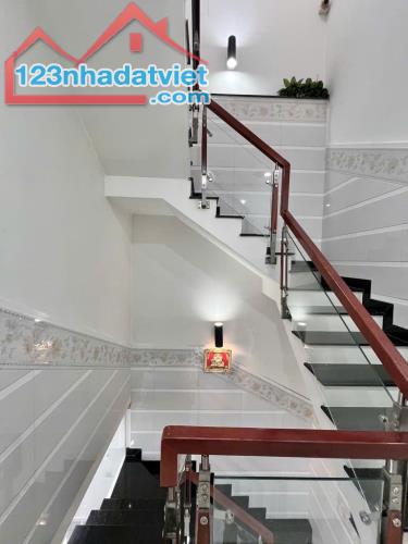 Nhà Bán Đ. Nguyễn Nhữ Lãm - 90m2 - 3 Tầng -Sầm Uất - XE Hơi Đổ Cửa - Trung Tâm Tân Phú - 1 - 2