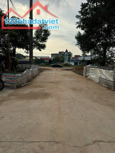 Bán lô C12 DV Đông Đạo, băng 2 Lý Thái Tổ, TP Vĩnh Yên lh_0987673102 - 1